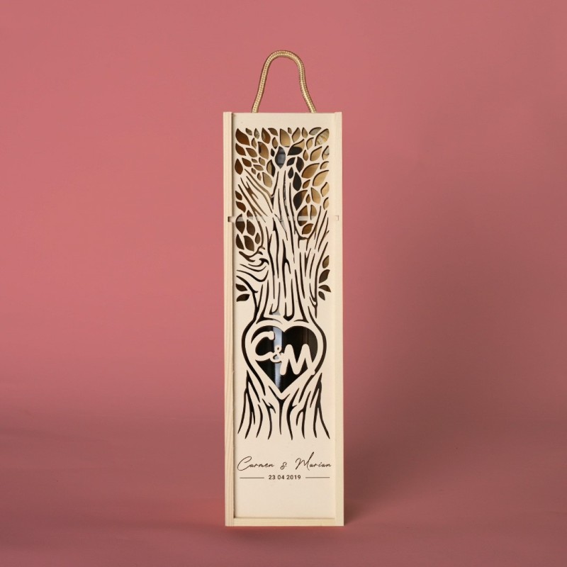 Cutie de vin personalizata cu copac abstract, initiale, nume si data