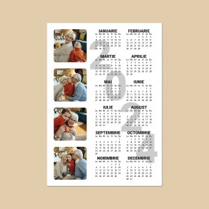 Calendar magnetic personalizat cu 4 poze si fundal alb